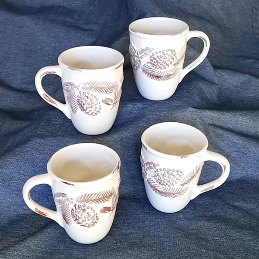 Pine Branch/Holly Coffee Mugs White (Set/4)
